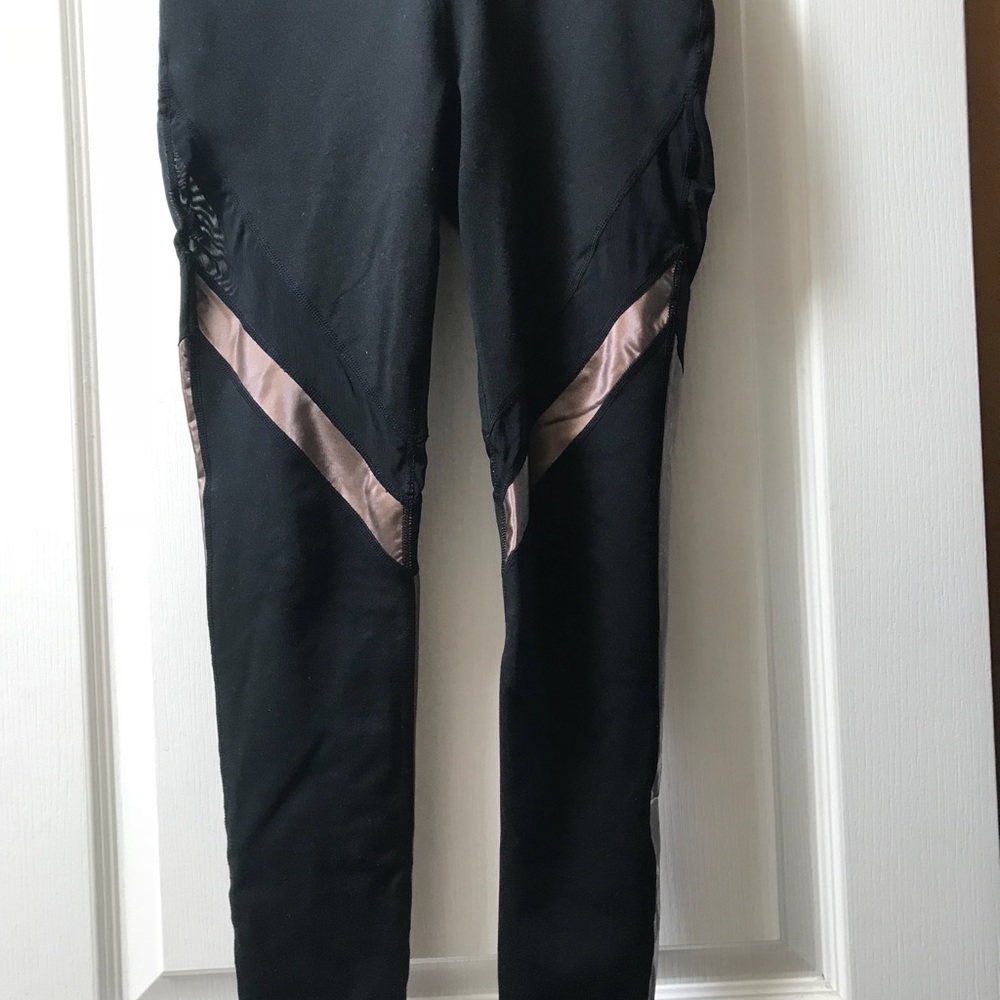 Fabletics Bronze & Black S Leggings